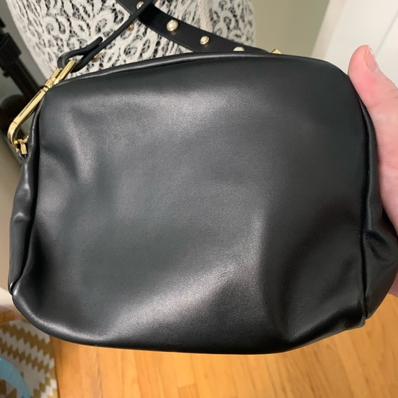 IMNYC black leather crossbody bag with pearl strap - Picture 1 of 5